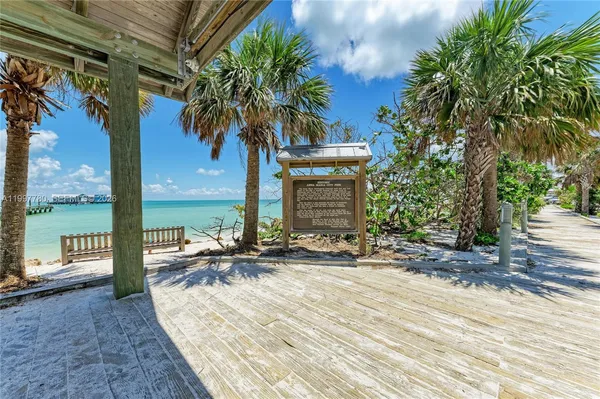$585,000 | 3400 6th Avenue, Unit 6, Bradenton Beach, FL 34217