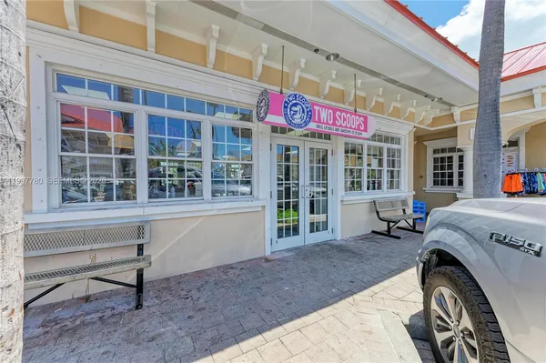 $585,000 | 3400 6th Avenue, Unit 6, Bradenton Beach, FL 34217