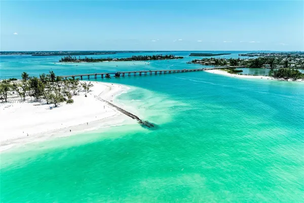 $585,000 | 3400 6th Avenue, Unit 6, Bradenton Beach, FL 34217