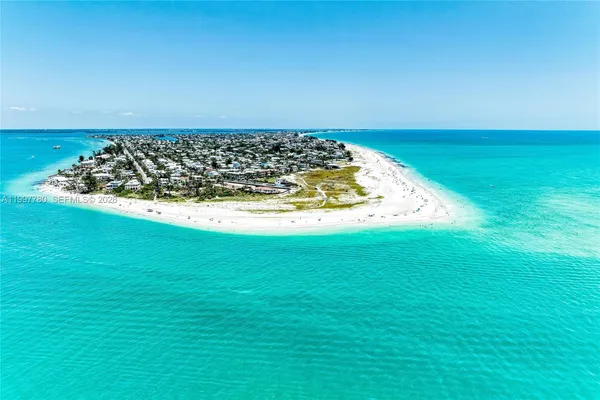 $585,000 | 3400 6th Avenue, Unit 6, Bradenton Beach, FL 34217