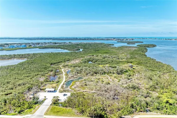 $585,000 | 3400 6th Avenue, Unit 6, Bradenton Beach, FL 34217