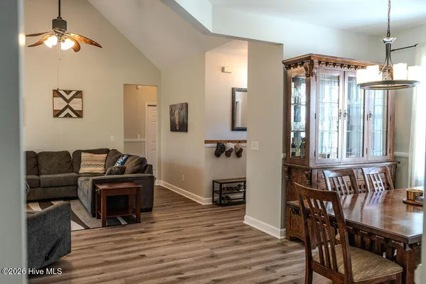 $2,400 | 425 North Belvedere Drive, Hampstead, NC 28443