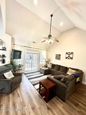 $2,400 | 425 North Belvedere Drive, Hampstead, NC 28443