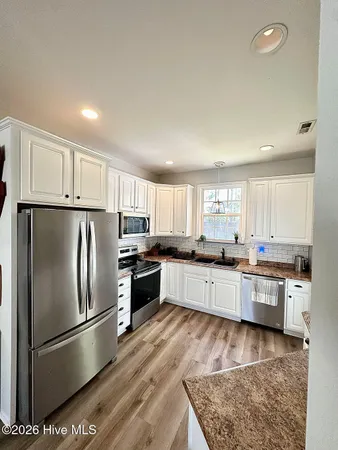 $2,400 | 425 North Belvedere Drive, Hampstead, NC 28443