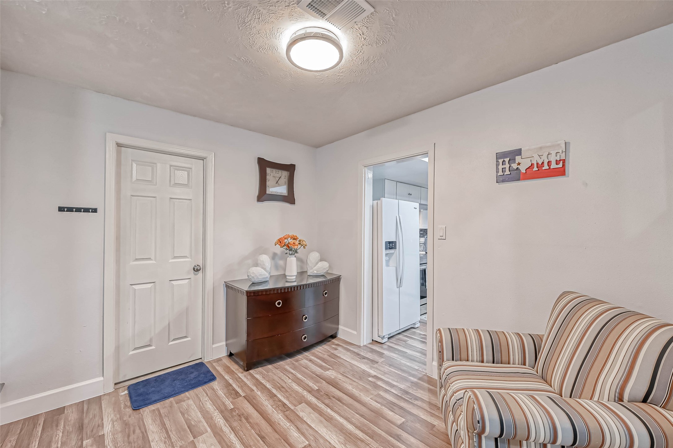 11618 Corona Lane Houston, TX 77072 - Photo 2 of 50 a view of livingroom with furniture and wooden floor