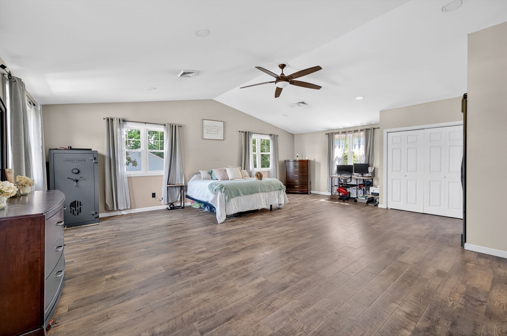 29 Edgemere Drive Seekonk, MA 02771 - Photo 12 of 27