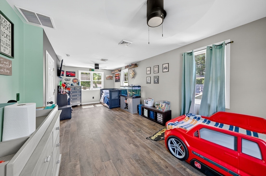 29 Edgemere Drive Seekonk, MA 02771 - Photo 16 of 27