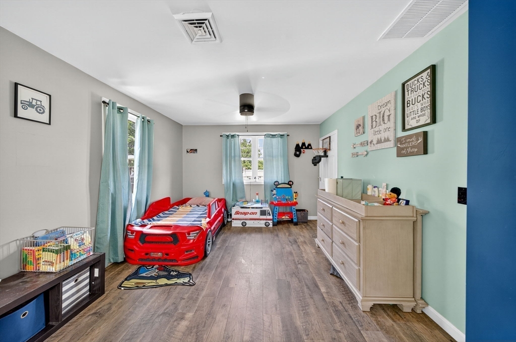 29 Edgemere Drive Seekonk, MA 02771 - Photo 17 of 27