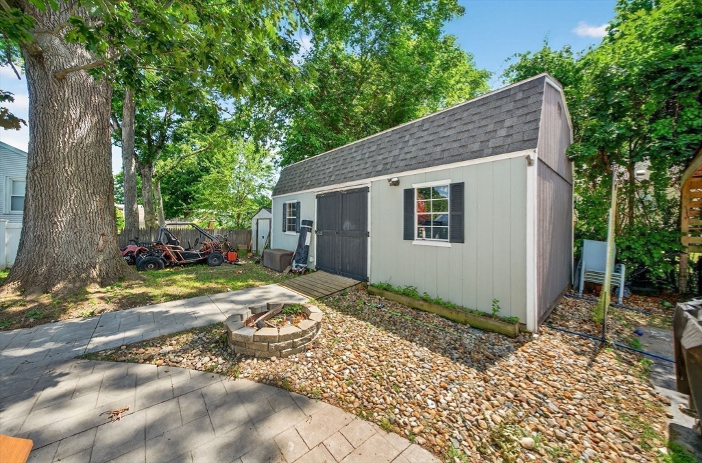 29 Edgemere Drive Seekonk, MA 02771 - Photo 22 of 27