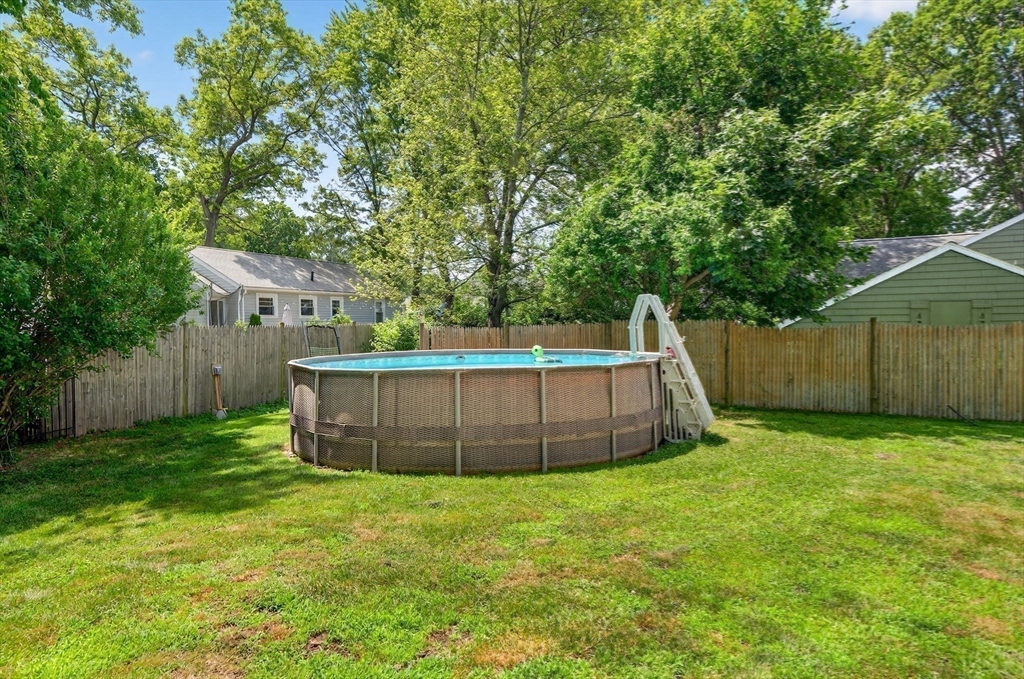 29 Edgemere Drive Seekonk, MA 02771 - Photo 23 of 27