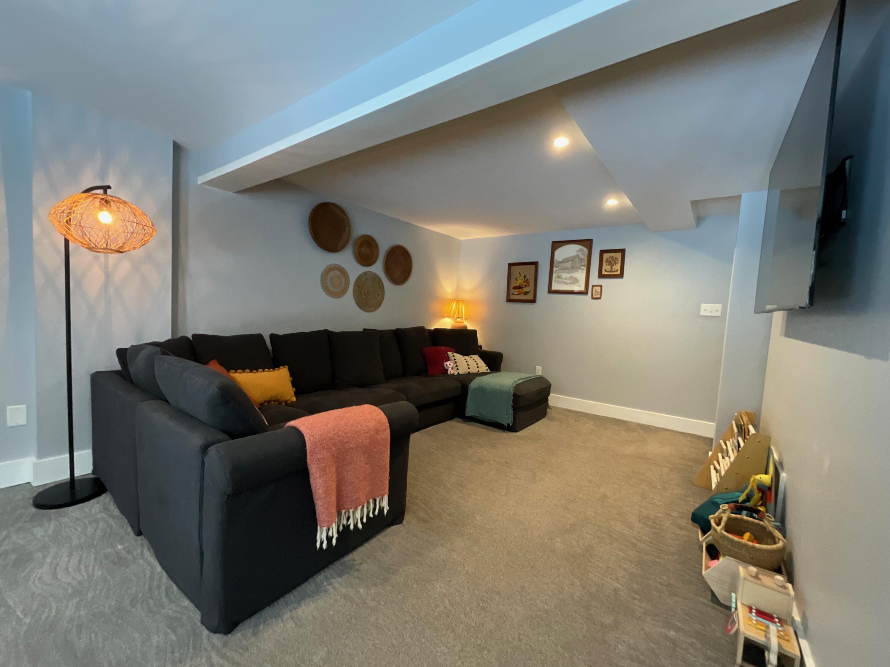 41 Laren Road Jefferson, ME 04348 - Photo 13 of 53 Family Room 3