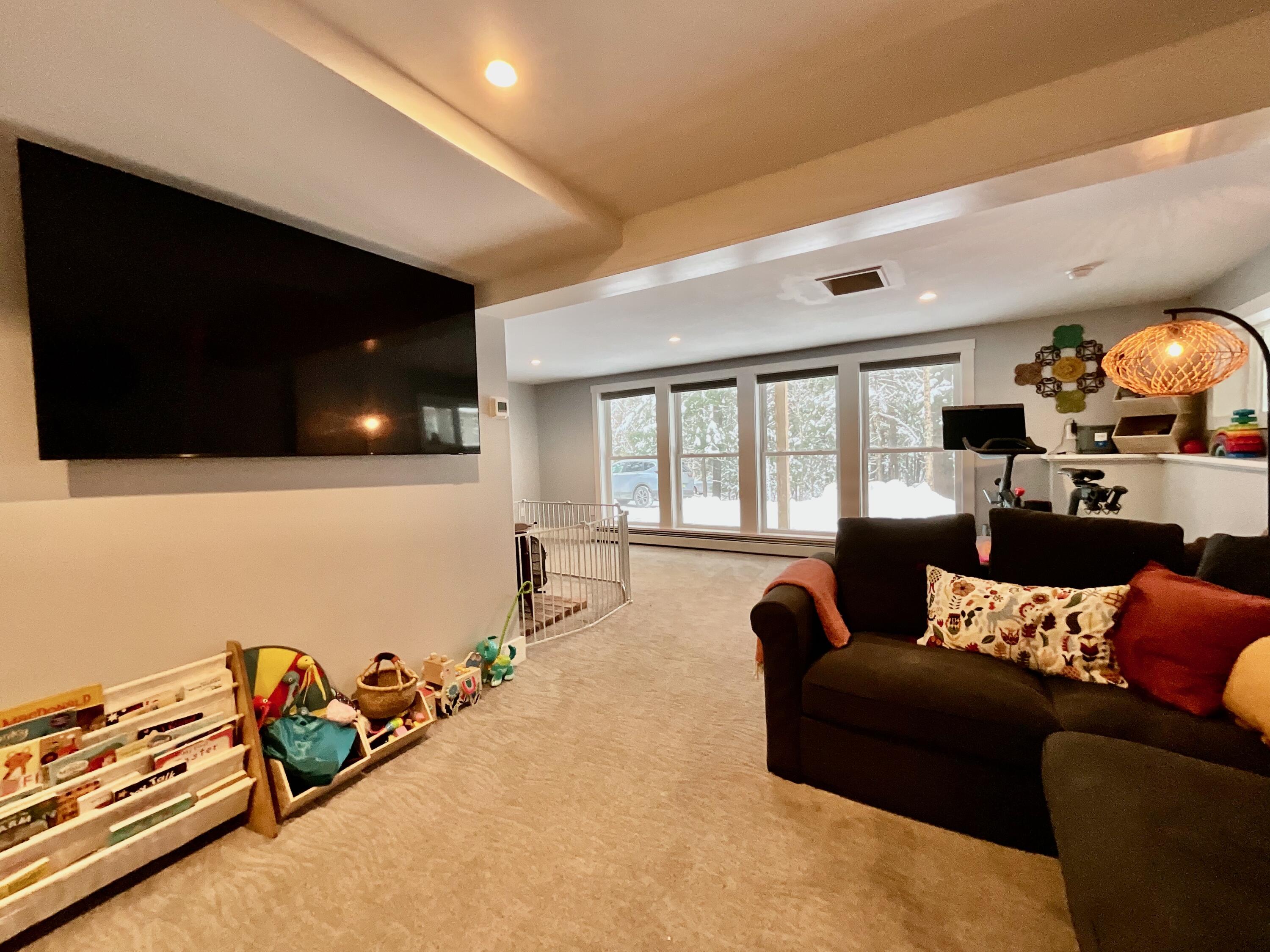 41 Laren Road Jefferson, ME 04348 - Photo 15 of 53 Family Room 5