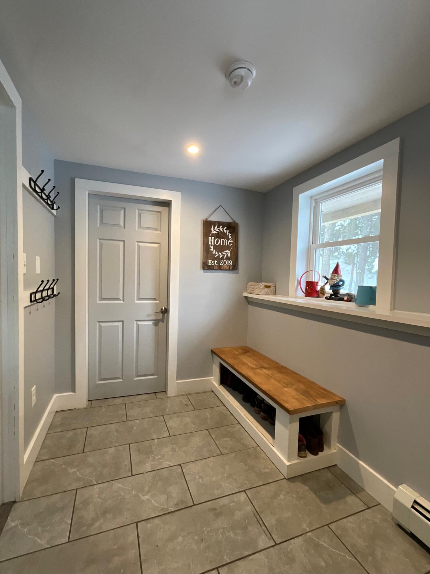 41 Laren Road Jefferson, ME 04348 - Photo 7 of 53 Entryway/Walkout Access