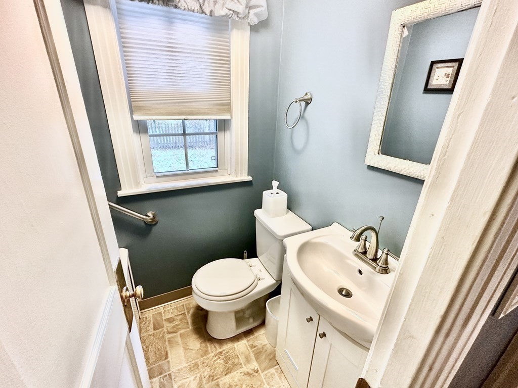 152 Coolidge Road Worcester, MA 01602 - Photo 13 of 26 Gallery Image 13