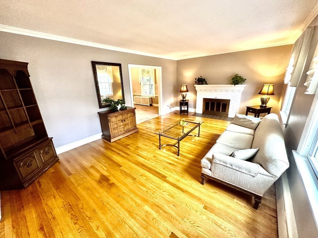 152 Coolidge Road Worcester, MA 01602 - Photo 6 of 26 Gallery Image 6
