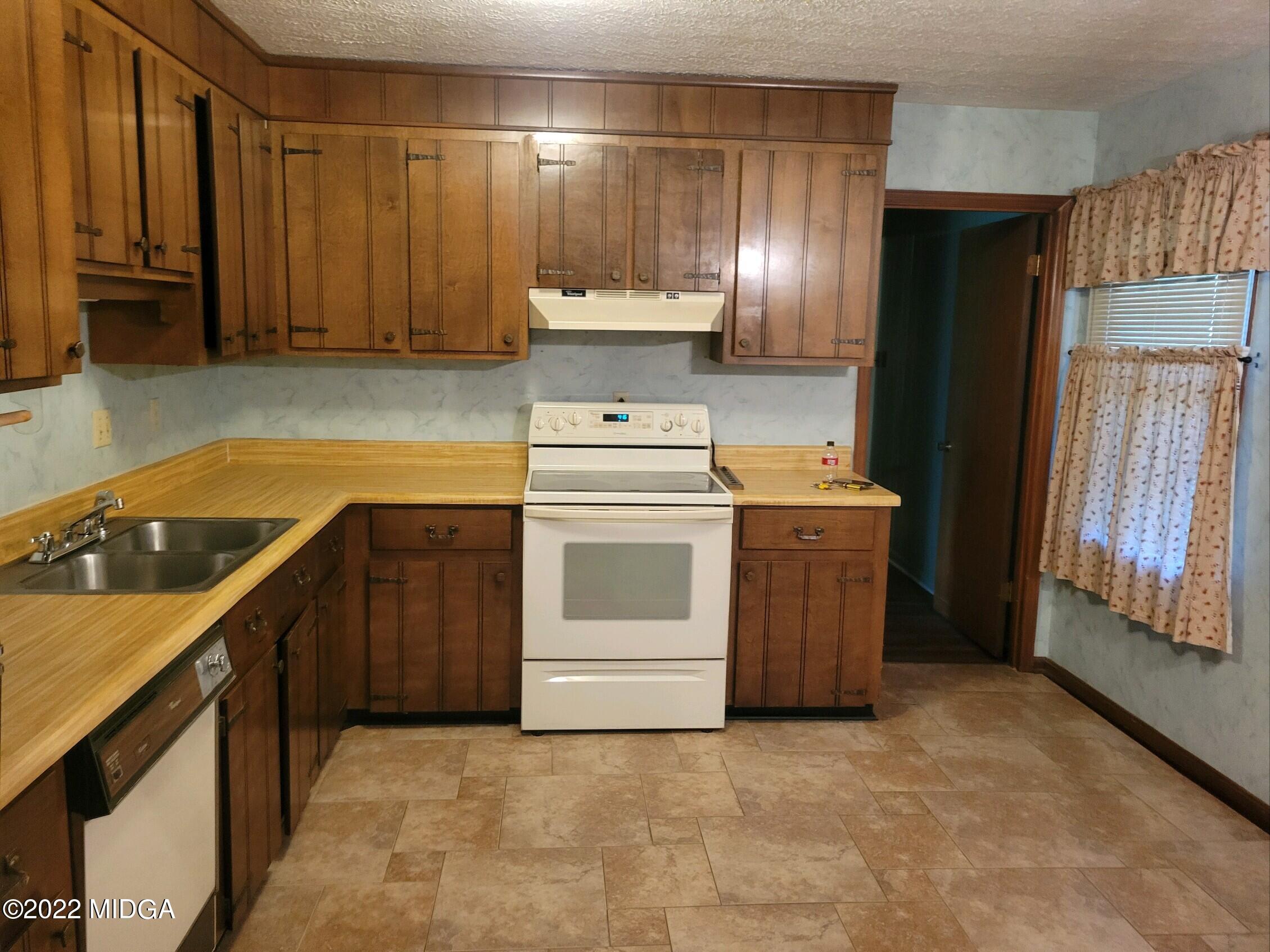 312 Tumbleweed Circle Centerville, GA 31028 - Photo 10 of 12 20220828_162002