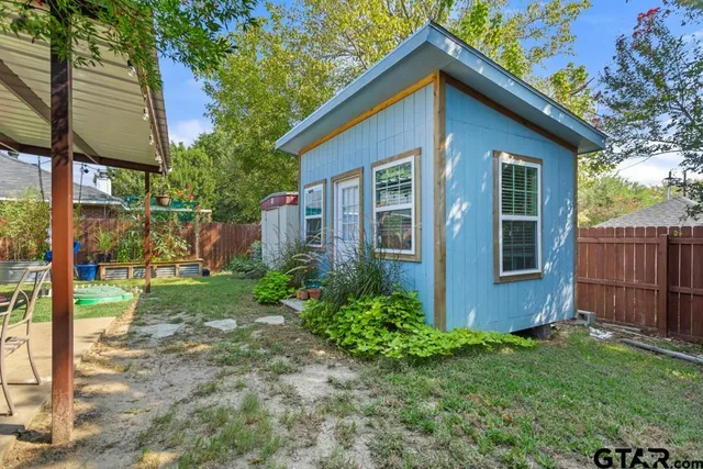 $2,300 | 308 Willow Road, Bullard, TX 75757