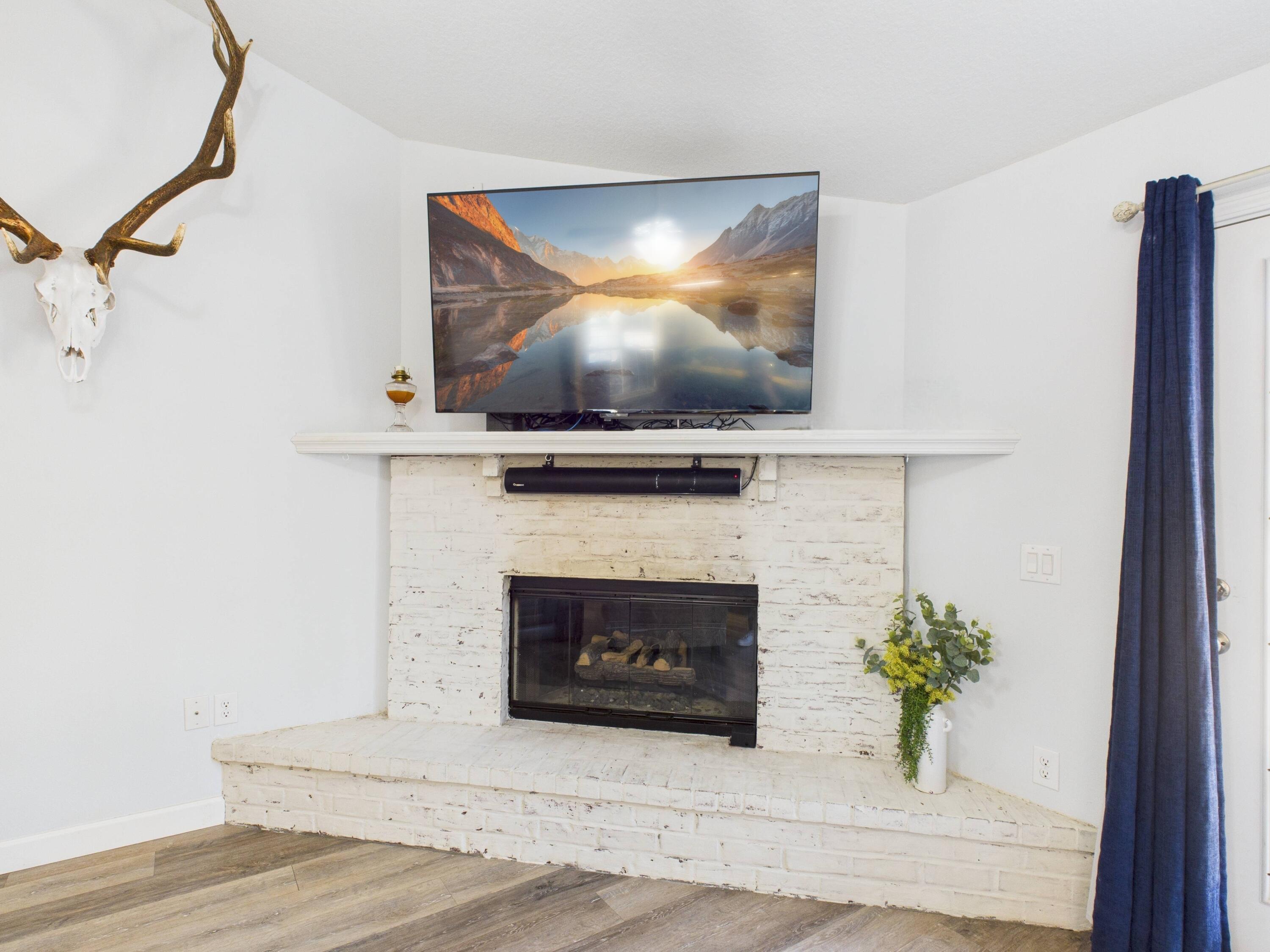 9866 Red Rock Road Milton, FL 32570 - Photo 20 of 44 Fireplace