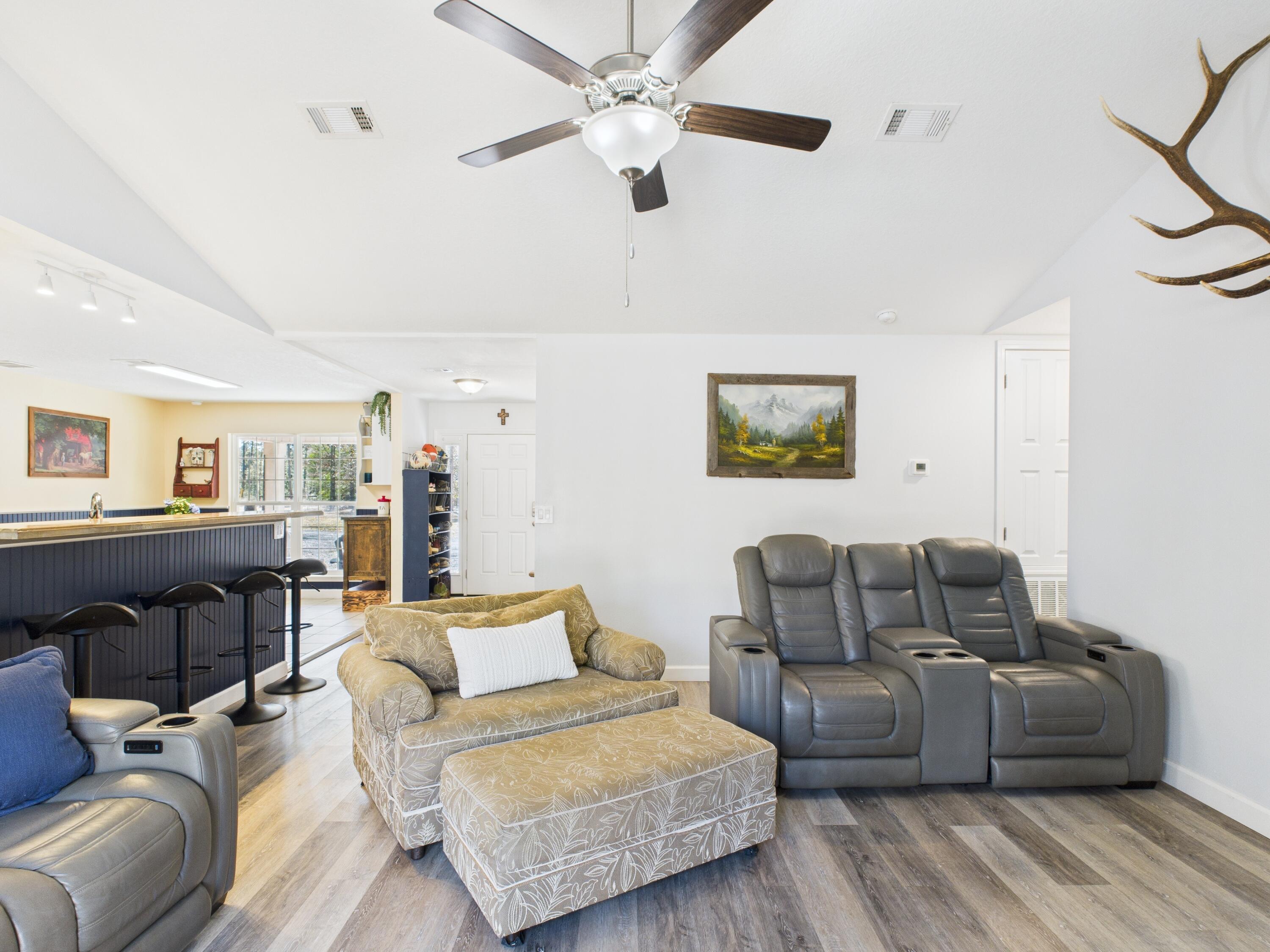9866 Red Rock Road Milton, FL 32570 - Photo 21 of 44 Living Room