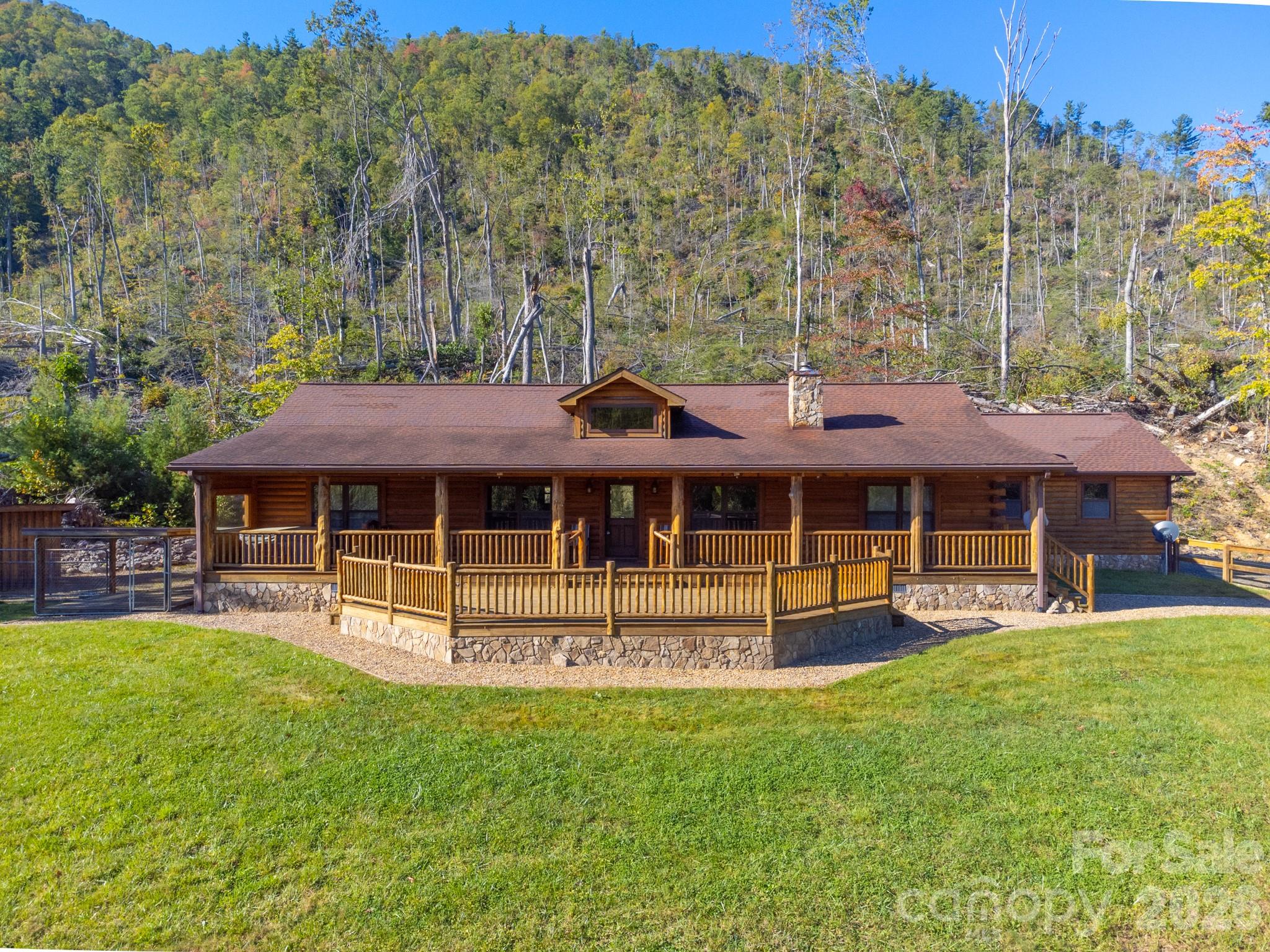 2811 Poplar Creek Road Green Mountain, NC 28740 - Photo 3 of 35