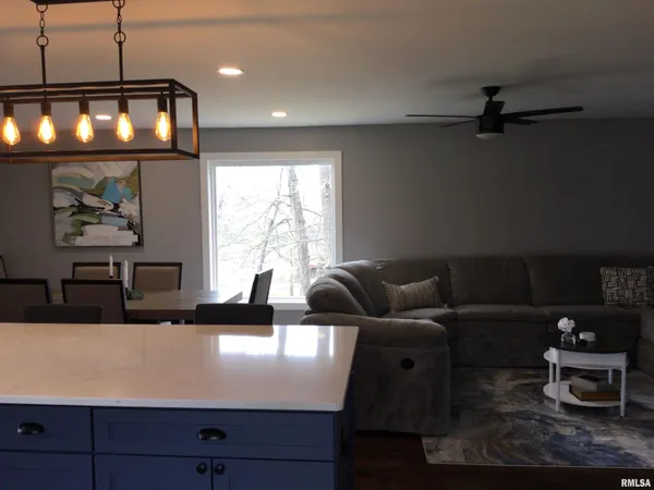 $329,000 | 65 Magnolia Lane, Vienna, IL 62995