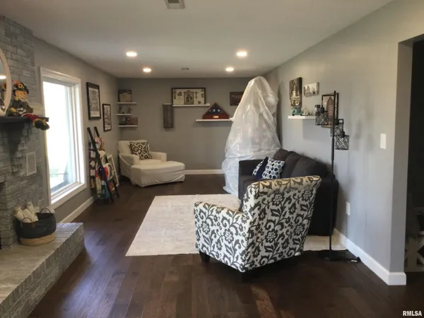 $329,000 | 65 Magnolia Lane, Vienna, IL 62995