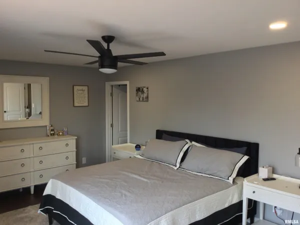 $329,000 | 65 Magnolia Lane, Vienna, IL 62995