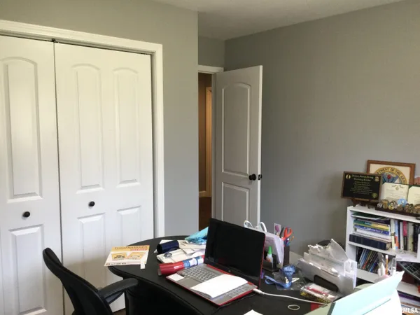 $329,000 | 65 Magnolia Lane, Vienna, IL 62995