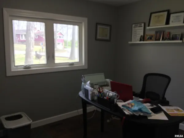 $329,000 | 65 Magnolia Lane, Vienna, IL 62995