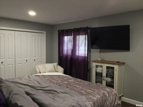 $329,000 | 65 Magnolia Lane, Vienna, IL 62995