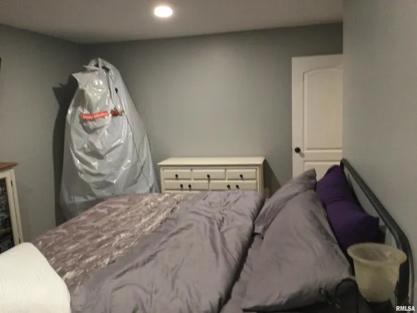 $329,000 | 65 Magnolia Lane, Vienna, IL 62995