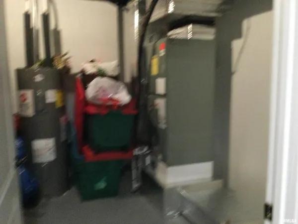 $329,000 | 65 Magnolia Lane, Vienna, IL 62995