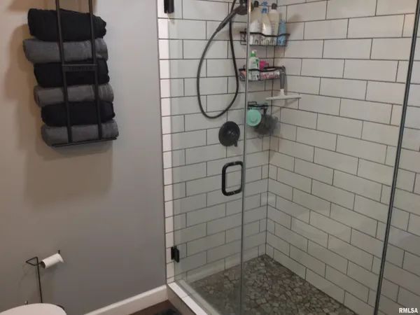 $329,000 | 65 Magnolia Lane, Vienna, IL 62995