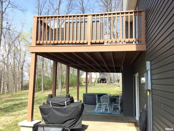 $329,000 | 65 Magnolia Lane, Vienna, IL 62995