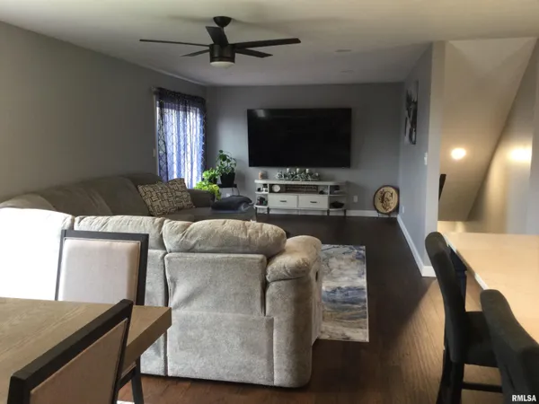 $329,000 | 65 Magnolia Lane, Vienna, IL 62995