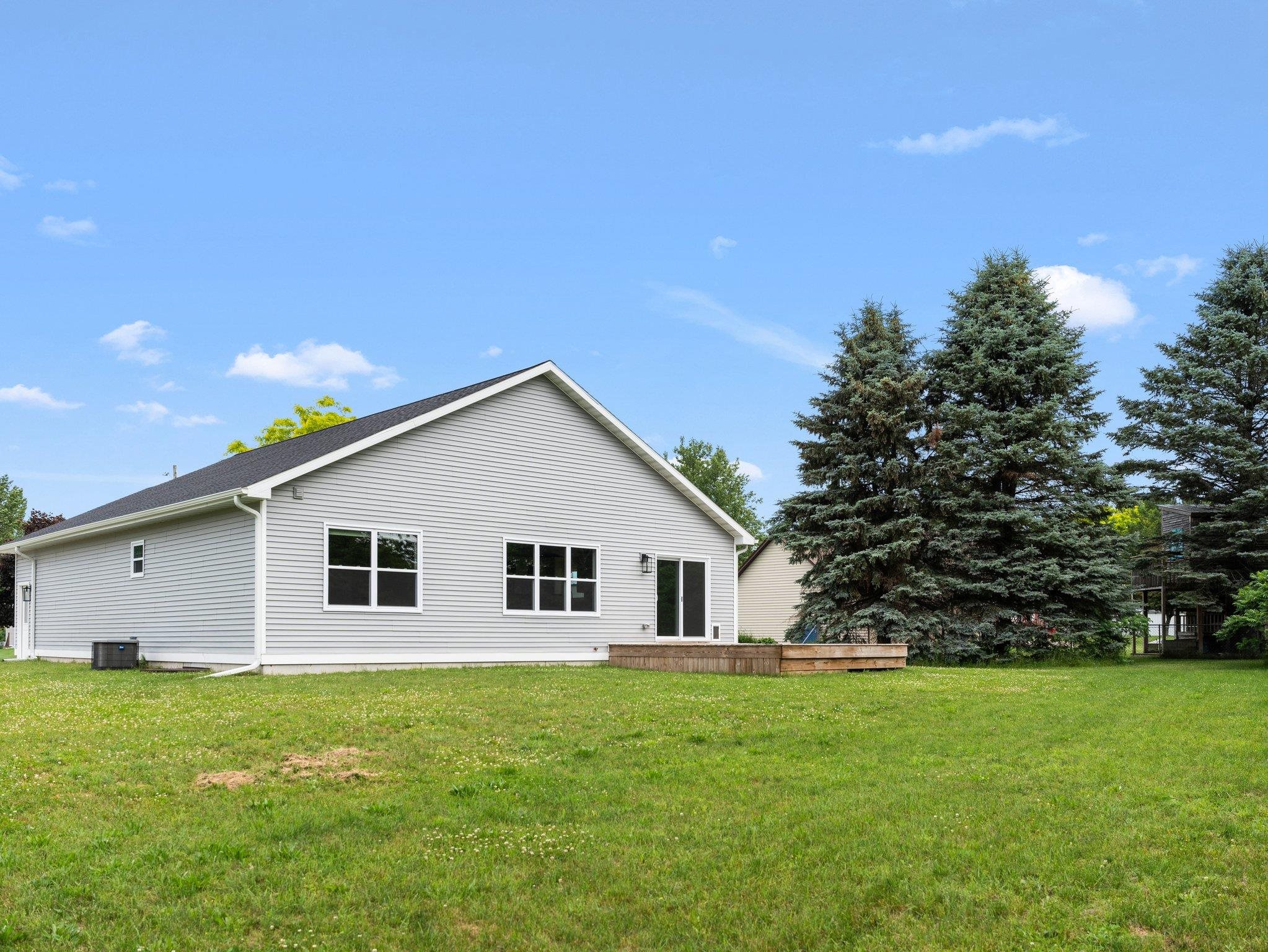 863 Holly Road Cadillac, MI 49601 - Photo 6 of 67 1923757-f7a39241-df01-494c-80c6-d967a49f7c8f.JPG