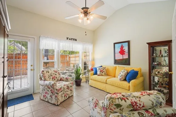 $320,000 | 3704 Abbott Court Southwest, Unit 10, Powder Springs, GA 30127