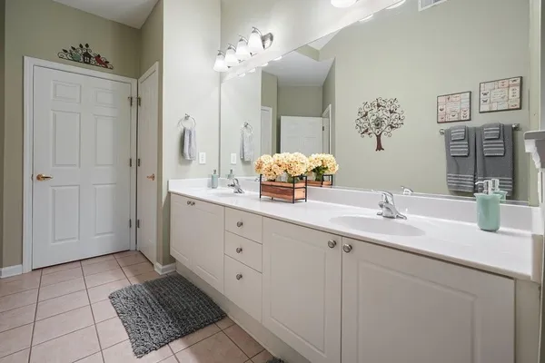 $320,000 | 3704 Abbott Court Southwest, Unit 10, Powder Springs, GA 30127