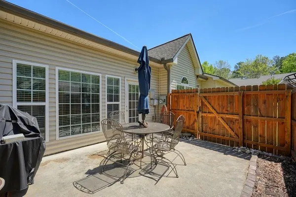 $320,000 | 3704 Abbott Court Southwest, Unit 10, Powder Springs, GA 30127