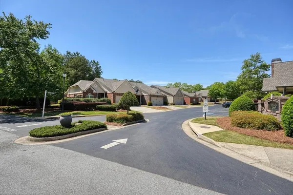 $320,000 | 3704 Abbott Court Southwest, Unit 10, Powder Springs, GA 30127