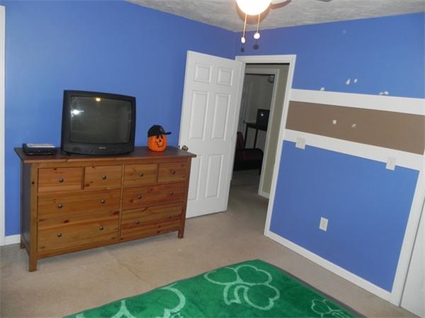 536 Cutler Road Barre, MA 01005 - Photo 11 of 24 a view of a livingroom with furniture