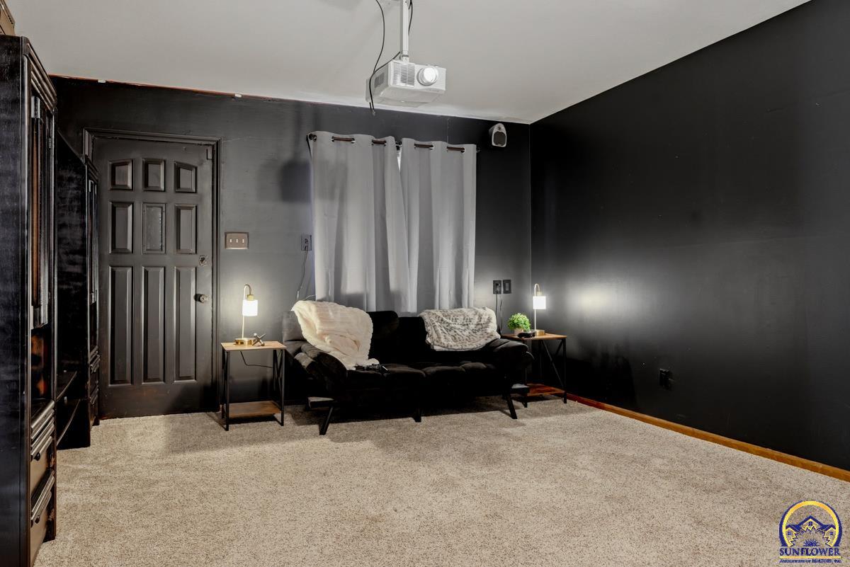 7600 Southwest Oxfordshire Road Topeka, KS 66614 - Photo 16 of 48