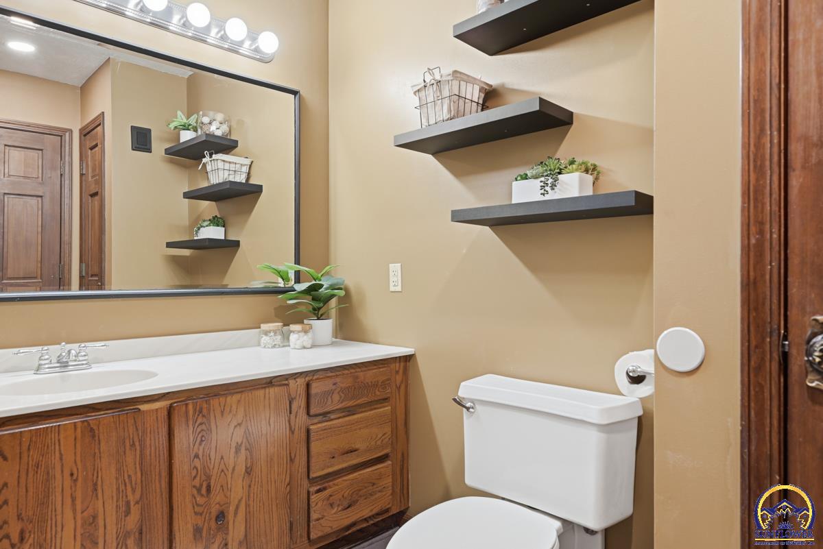 7600 Southwest Oxfordshire Road Topeka, KS 66614 - Photo 20 of 48