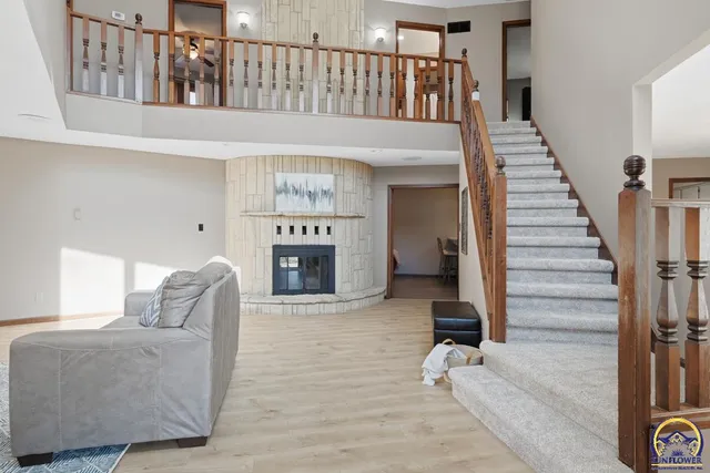 $389,900 | 7600 Southwest Oxfordshire Road, Topeka, KS 66614