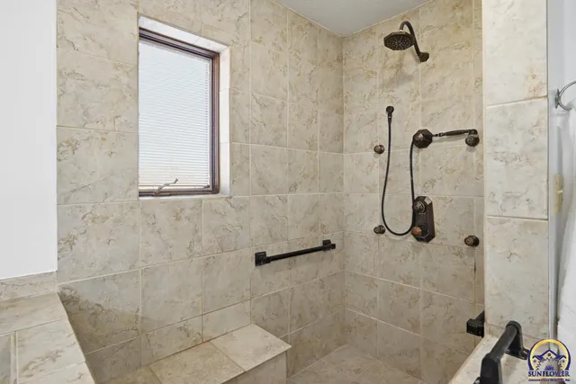 $389,900 | 7600 Southwest Oxfordshire Road, Topeka, KS 66614