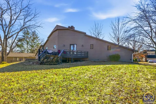 $389,900 | 7600 Southwest Oxfordshire Road, Topeka, KS 66614