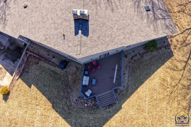 $389,900 | 7600 Southwest Oxfordshire Road, Topeka, KS 66614