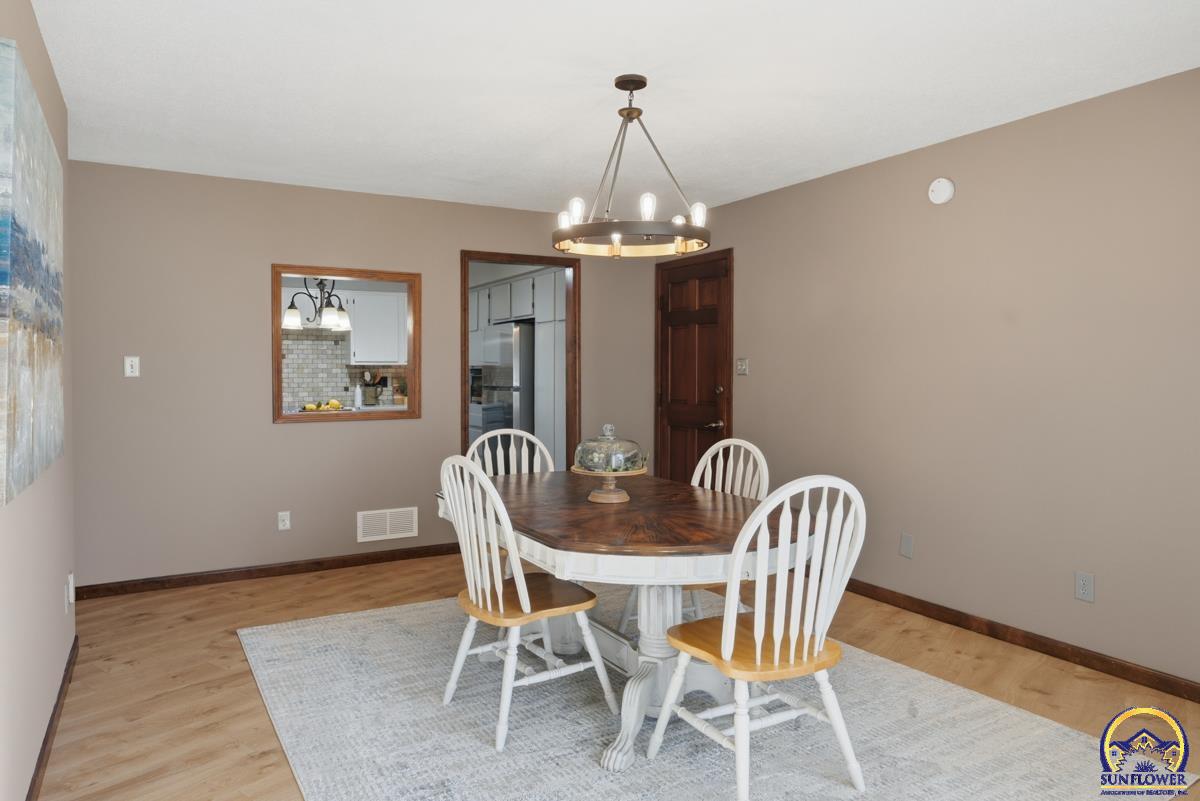 7600 Southwest Oxfordshire Road Topeka, KS 66614 - Photo 8 of 48