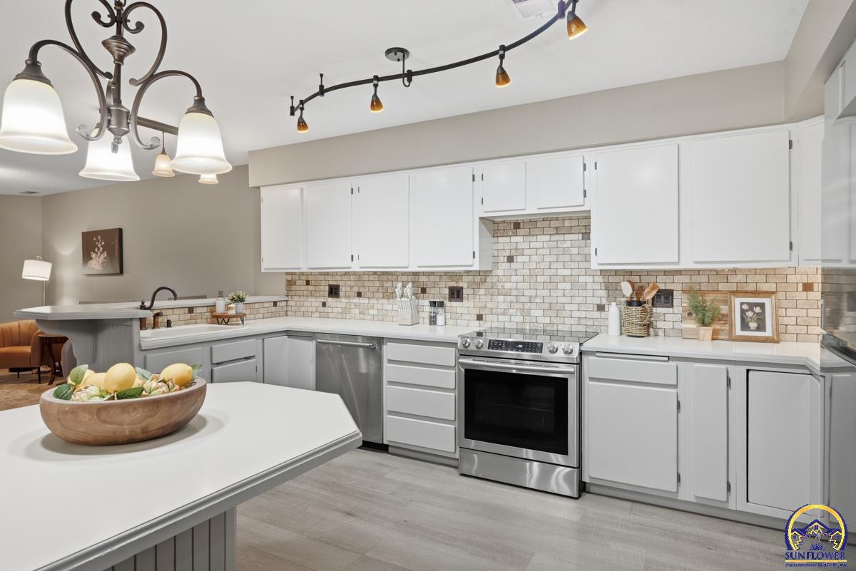 7600 Southwest Oxfordshire Road Topeka, KS 66614 - Photo 10 of 48