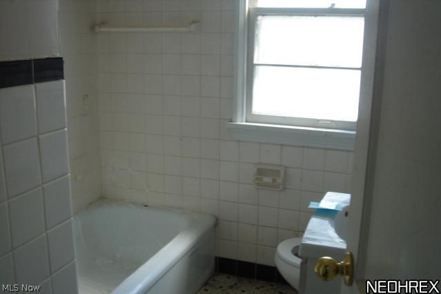 5131 Bridgewater Road Cleveland, OH 44124 - Photo 5 of 9